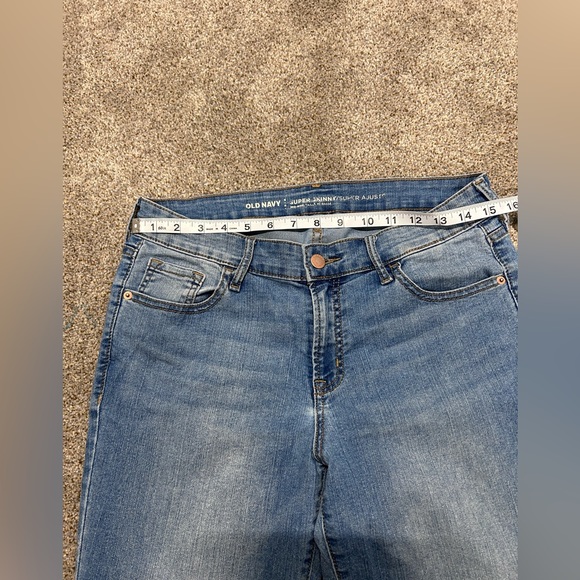 Old Navy Super Skinny Mid Rise Jeans - Picture 5 of 11